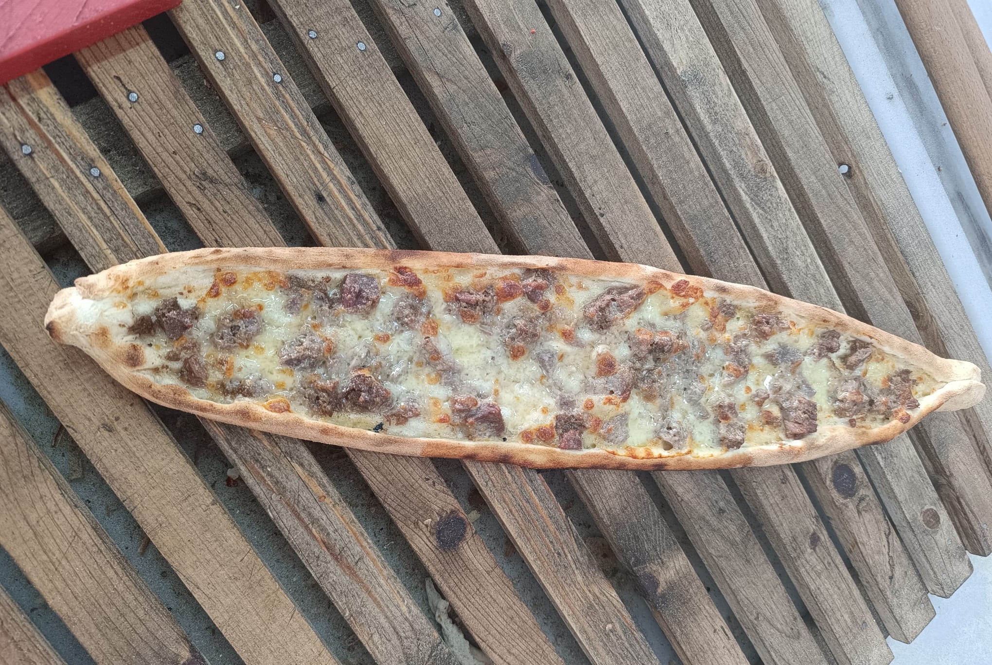 Kavurmalı Kaşarlı Pide